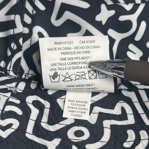 NWT Keith Haring Heart Bucket Hat - Picture 8 of 8